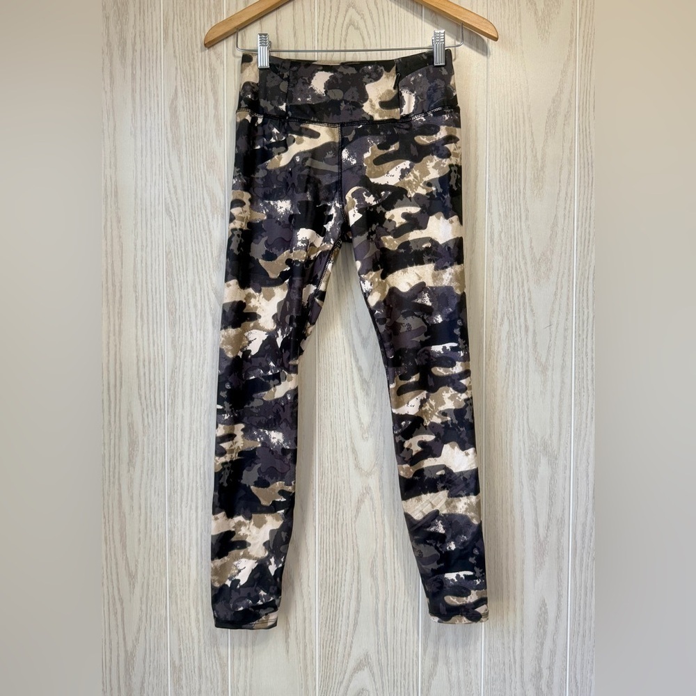 Tahari Sport SZ S women compression activewear leggings Camouflage Camo NWOT